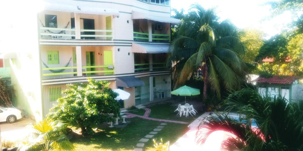 Ximenes Family room 2