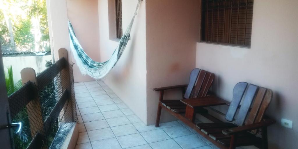 Ximenes Family room 3